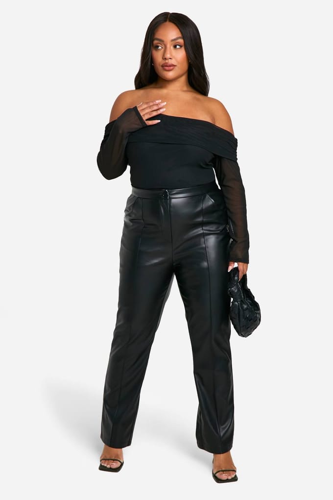 boohoo Dames plus Slash Neck Mesh Long Sleeve Top | Black | Maat: 26
