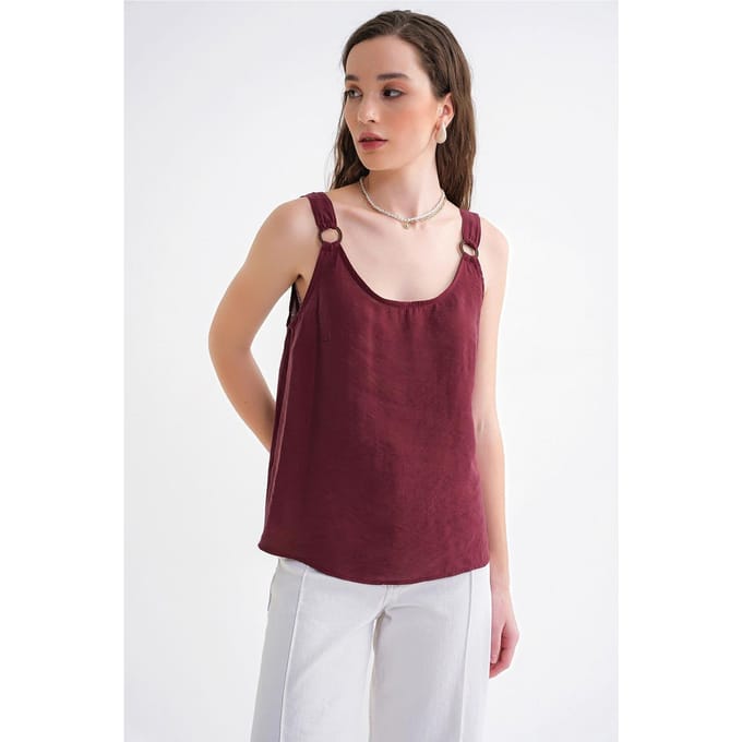 Mouwloze U-halsblouse met ringstrapdetail