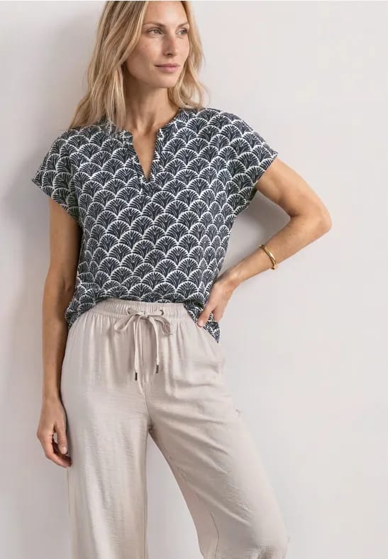 Blouse met split in de hals en luipaardprint