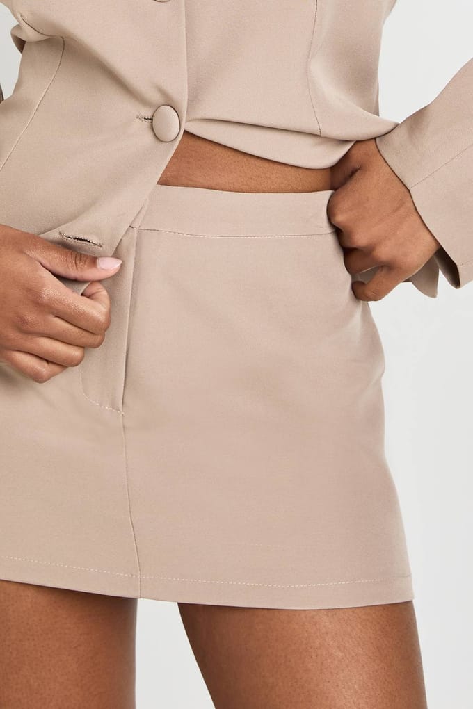 boohoo Dames Getailleerde Micro Mini Rok | Mushroom | Maat: 12