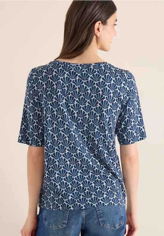 Shirt met ronde hals en schelpjesprint