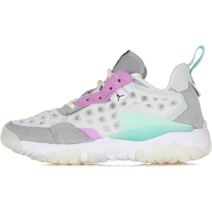 Lage Sneakers Nike Baskets delta 2 platinum tint/dk smoke grey/white