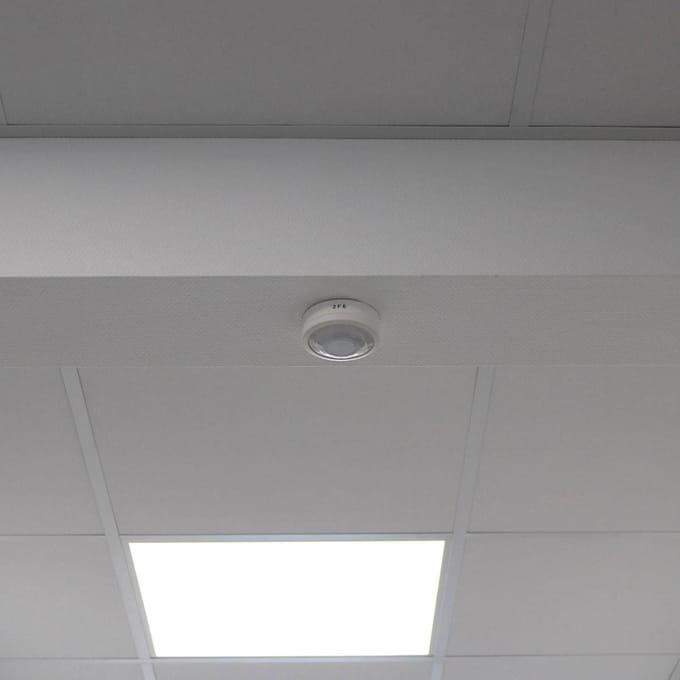 LUXA 360 Graden Plafondmontage Aanwezigheidsdetector 12M Bereik - 1030062 - E3YQA