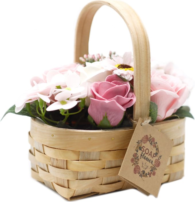 Zeep Bloemen Boeket in Rieten Mand - Roze