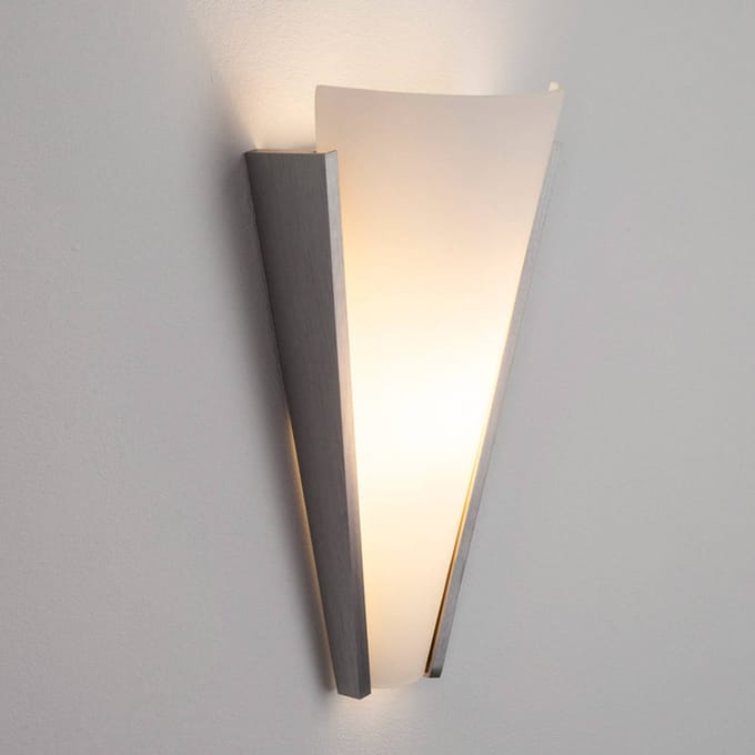 Lindby - wandlamp - 1licht - Metaal, glas - H: 31 cm - E14 - wit gesatineerd, geborsteld aluminium