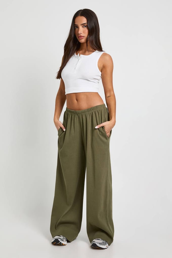 boohoo Dames Petite Rib Broek met Wijde Pijpen | Kaki | Maat: 44