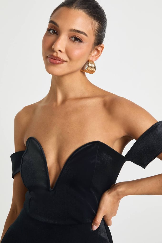 boohoo Dames Velvet Bardot Plunge Mini-jurk | Black | Maat: 16