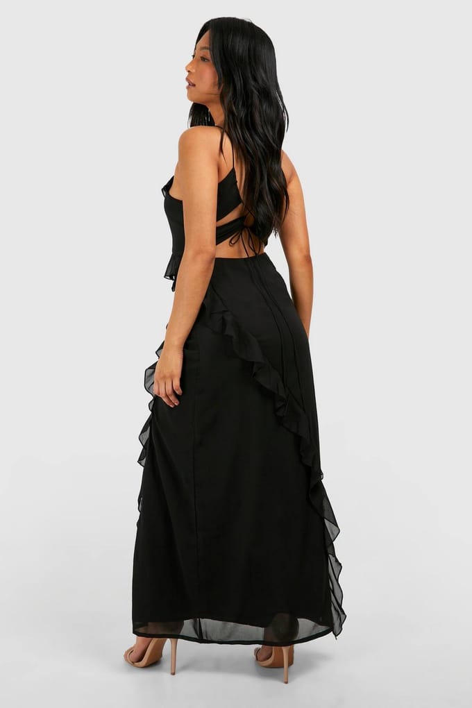 boohoo Dames Petite Chiffon Ruffle Maxi-jurk | Zwart | Maat: 40