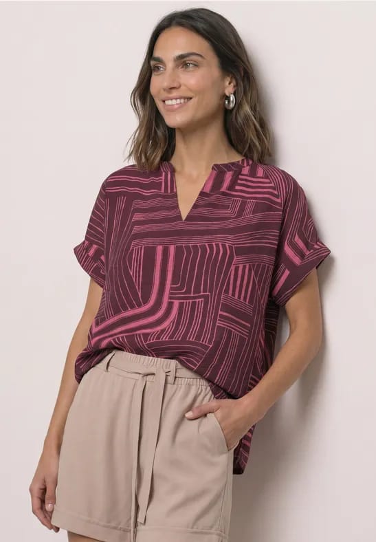 Shirt met afhangende schouders en split in de hals