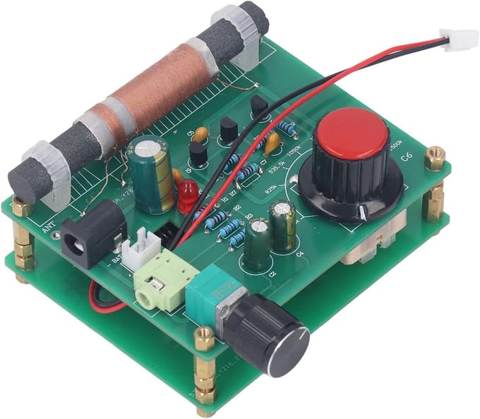 AM Transmitter, 600 kHz - 1500 kHz, 5-12 V amplitude modulation transmitter with 3.5 mm headphone jack, DIY AM transmitter micro power transmission for testing radio receiver players