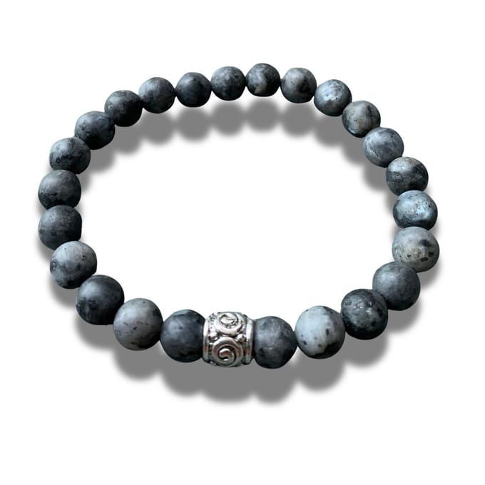 Armband - natuursteen - mat zwarte labradoriet - zilverkleurig element - 8 mm 21 cm