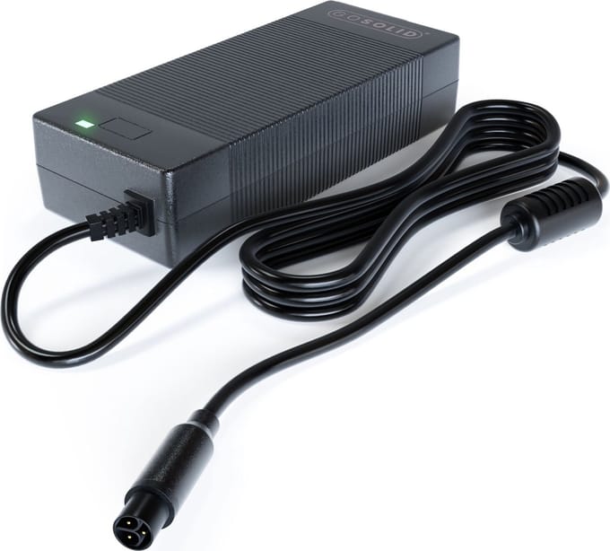 GO SOLID! ® Oplader geschikt voor Cecotec Bongo Serie Y65 Elektrische step