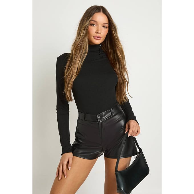 boohoo Dames PU Mini Short | Black | Maat: 10
