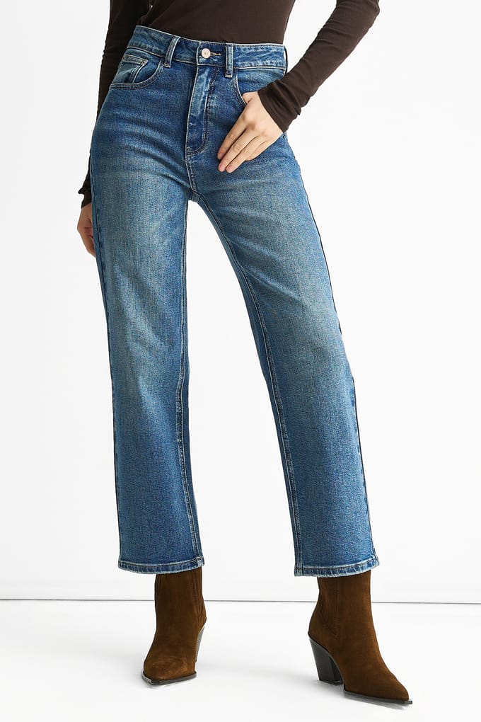 Blauwe jeans met rechte pijpen en middelhoge taille