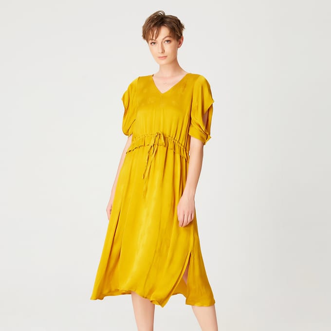 V-neckline midi-jurk met trekkoordriem