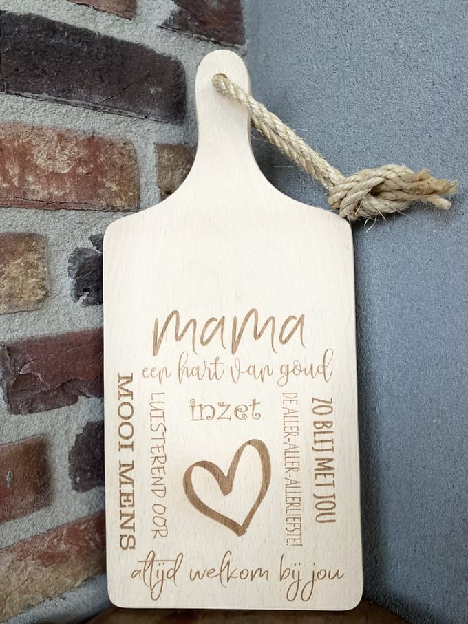 Creaties van Hier - serveerplankje - mama - 35 cm - hout - moederdag cadeautje