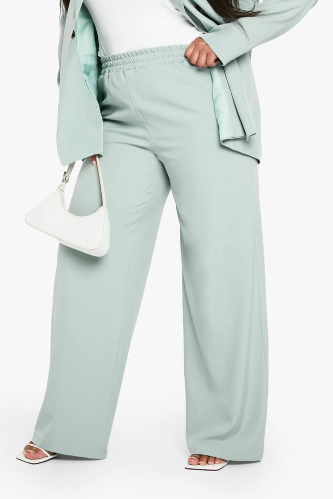 boohoo Dames Plus-geweven op maat gemaakte elastische broek met wijde pijpen | Sage | Maat: 16