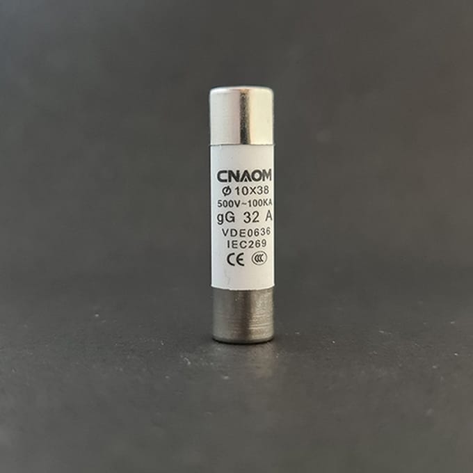 R015 10x38 Keramische Buiszekering - 32A - 10x38mm