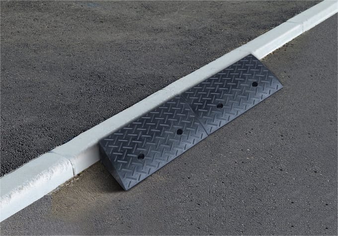 Aidapt Oprijplaat rubber Met een hoogte van 10 cm - Zwart