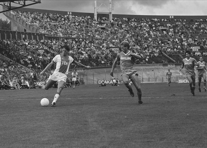 Poster Marco van Basten #9 - Large 50x70 - Ajax - Voetbal - Zwart-Wit - 1986