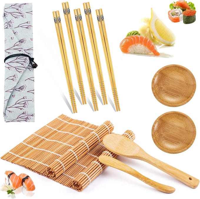 Sushi-set voor het maken van sushi met bamboe rolmatten en eetstokjes