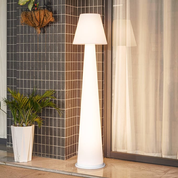 Lucande LED terraslamp Gauri, wit, 153 cm, IP44