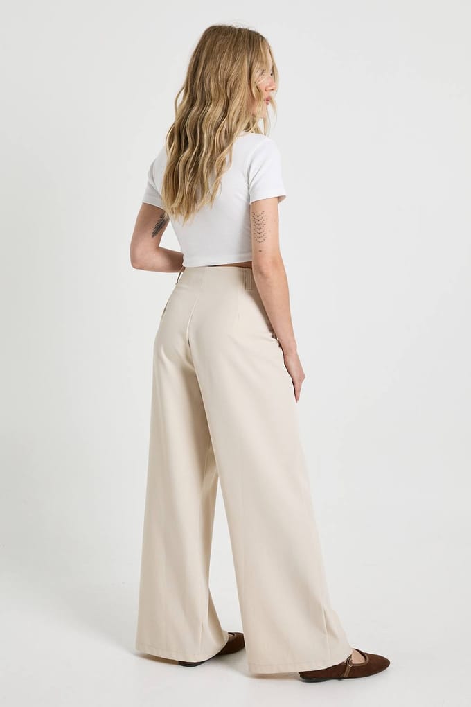 boohoo Dames Petite geweven geplooide wijde broek | Stone | Maat: 14