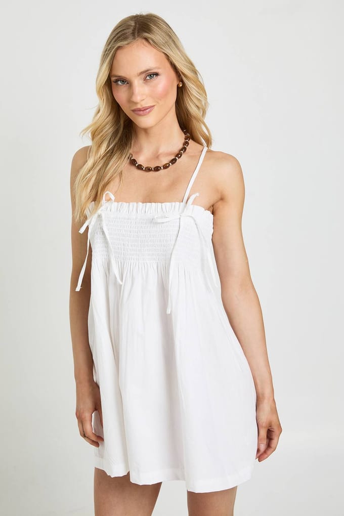 boohoo Dames Petite Mini Smock Jurk Met Gerimpeld Detail | Wit | Maat: 32