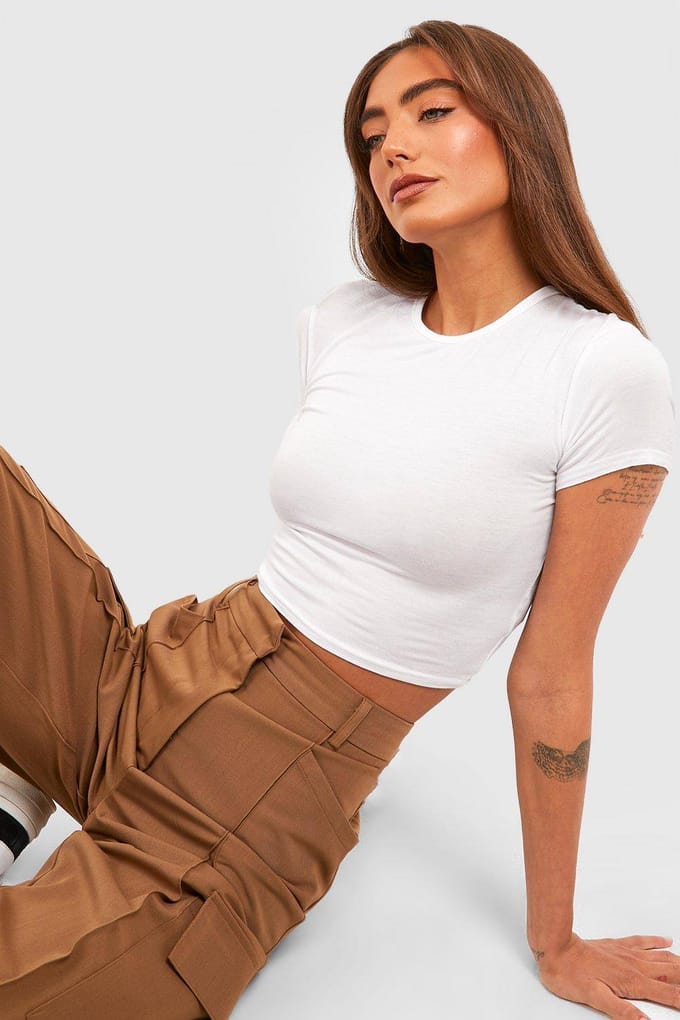 boohoo Dames Basic Crop Top met Korte Mouwen en Ronde Hals | Wit | Maat: 40