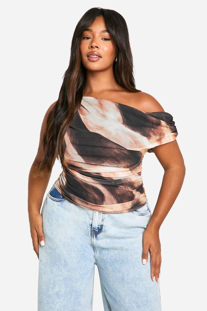 boohoo Dames Plus Abstract Asymmetrische Gerafelde Top | Zwart | Maat: 48