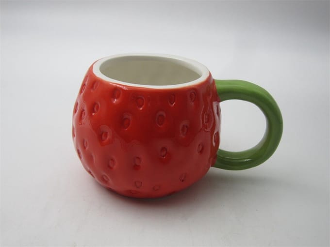 HomeBound by KY | Beker aardbei | 12,5x9x7cm | mok/beker aardbei