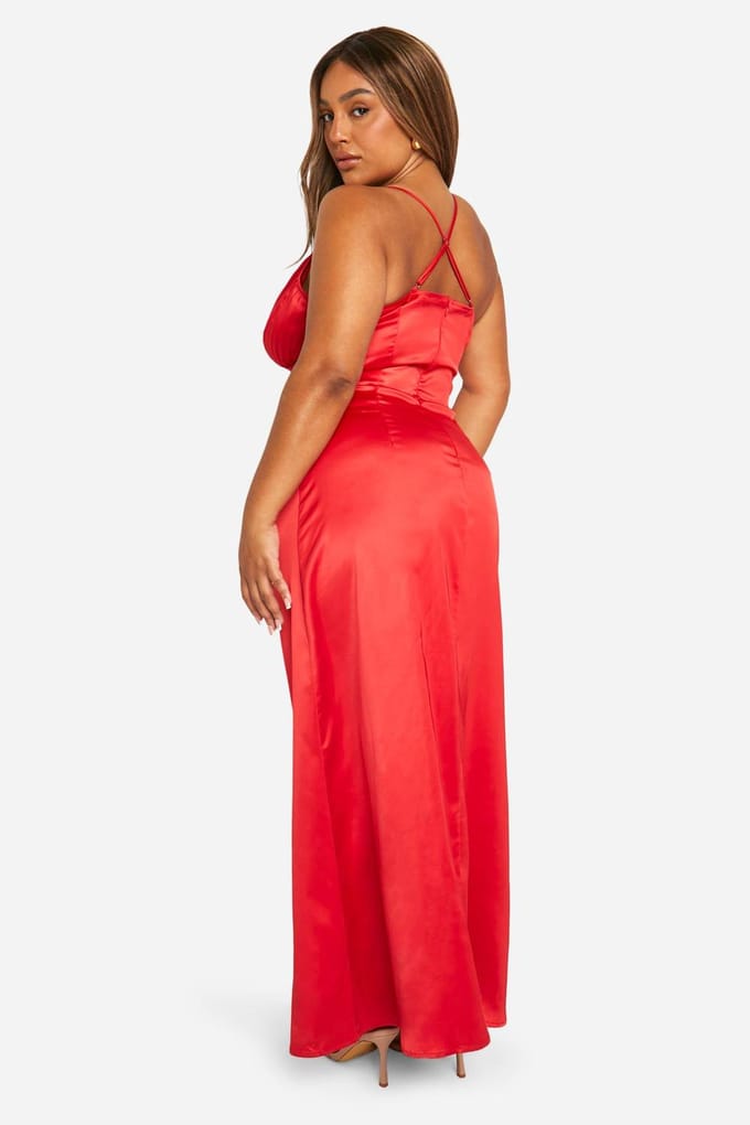 boohoo Dames Plus geplooide cup maxi-jurk | Rood | Maat: 56