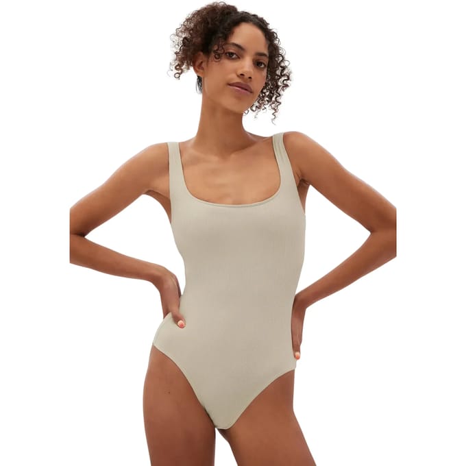 Vrouwelijke body met vierkante hals Girlfriend Collective