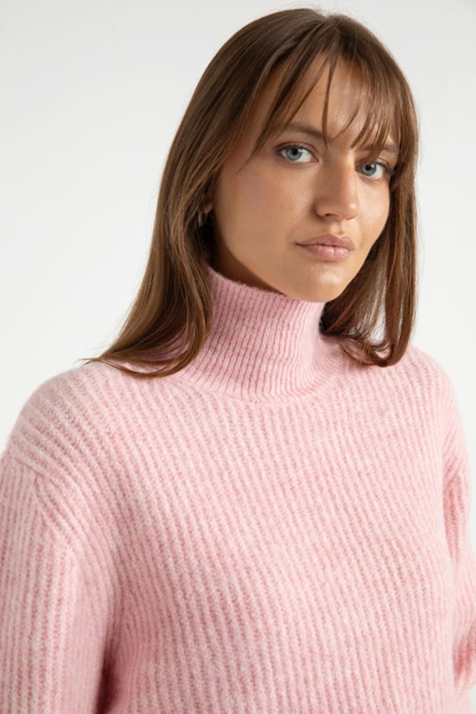 Josephine & Co Aurora Sweater Soft Pink Maat: XL | Sweaters Outlet | Dames | Roze