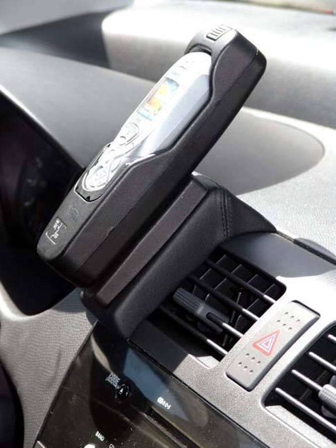 Kuda Console Suzuki Swift 2005-