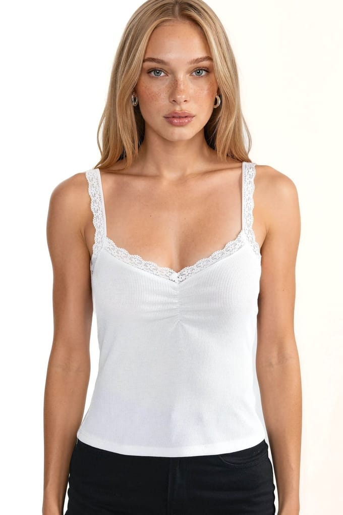 V-hals kant gedetailleerde tanktop