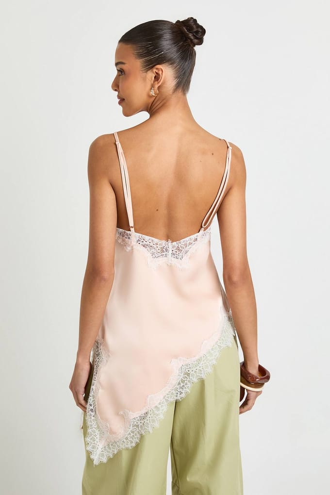 boohoo Dames Asymmetrische Zoom Kant Satijn Hemdje Top | Perzik | Maat: 40