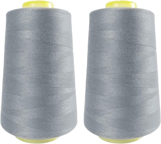 Set van 2 Sterke Polyester Naaigaren Spoelen – 4500 Meter Grijs Naaigaren voor Machine en Hand