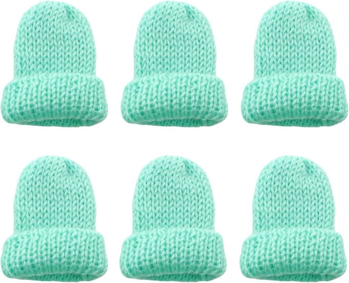 Set van 6 gebreide eierwarmers voor een gezellig ontbijt