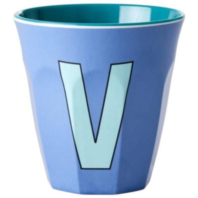 Rice melamine beker medium letter v dusty blue
