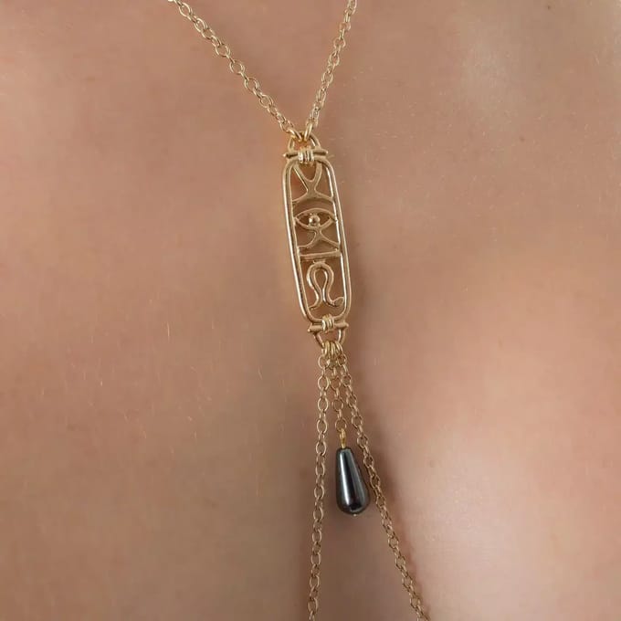 Sylvie Monthulé | Gouden Tepelklem en Sieraad | Hieroglyph
