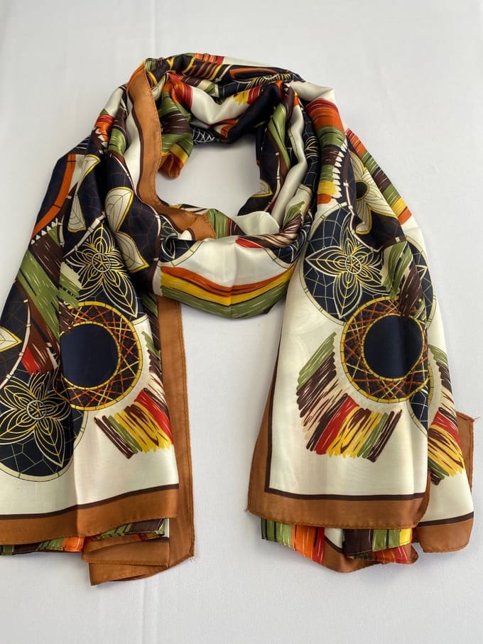 Sjaal print mix van glad materiaal 30% zijde met 70% viscose