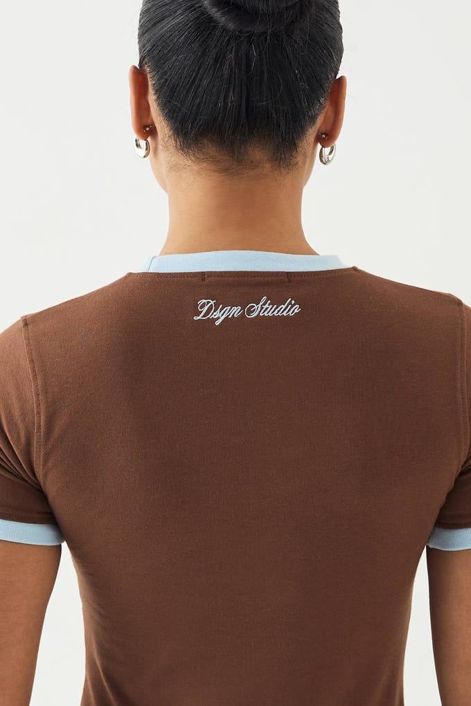 Dames Dsgn Studio Contrast Getailleerd T-shirt | Mokka | Maat: Medium