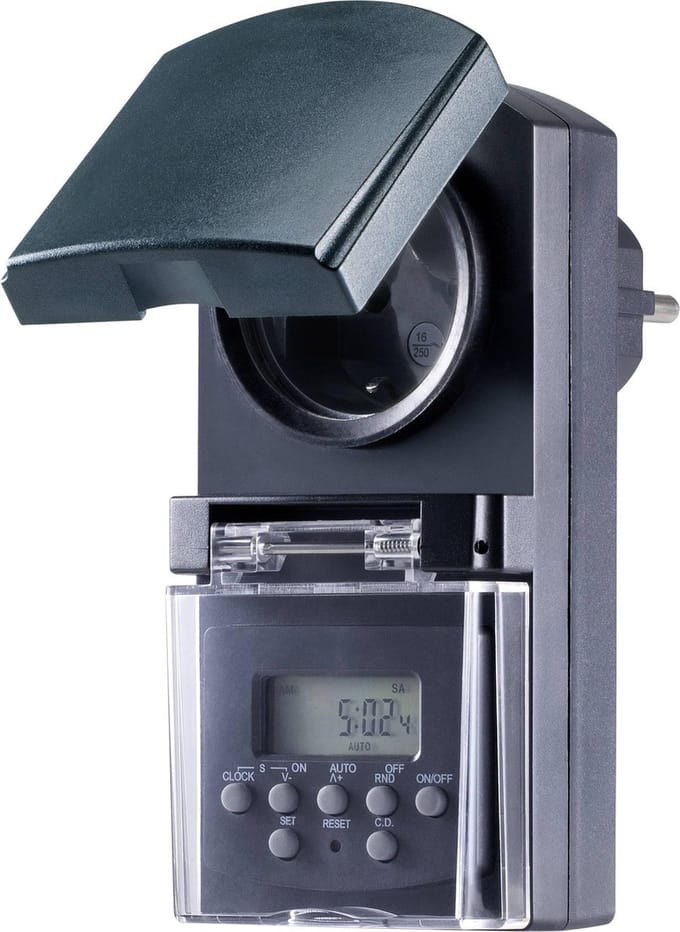 Basetech BT-2106308 Stopcontact-schakelklok Digitaal Weekprogramma 1800 W IP44 Countdown-functie, Toevalsfunctie
