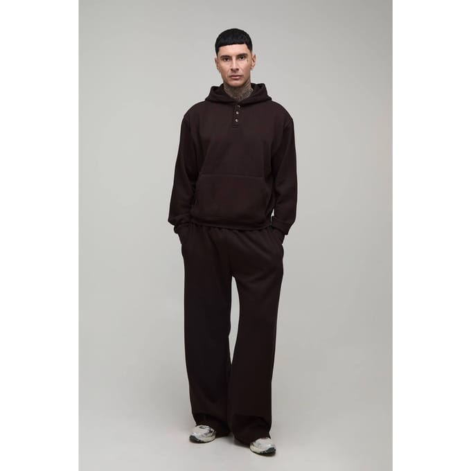 Lang Oversized Boxy Henley Hoodie En Wijde Pijpen Joggingbroek | Chocolate | Size Medium