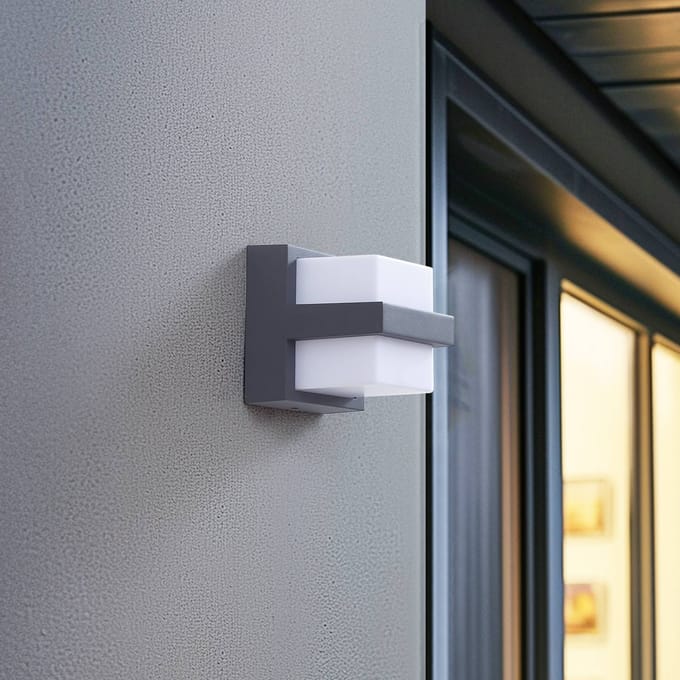 Lindby Smart LED buiten wandlamp Fyra, hoekig, CCT RGB, Tuya