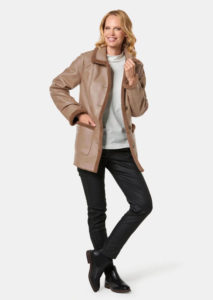 Heerlijk warm, lang jack in leerlook - camel - Gr. 46 van Goldner Fashion
