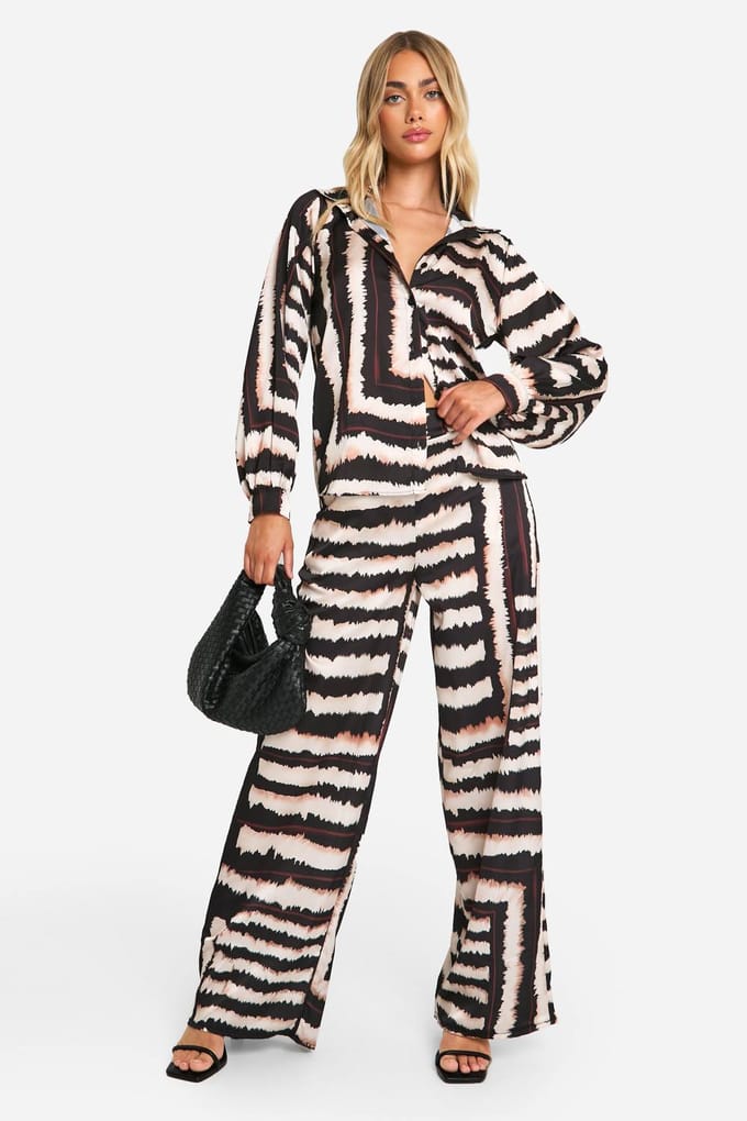 boohoo Dames Grote schaal tonale tie-dye ruimvallend overhemd | Black | Maat: 6