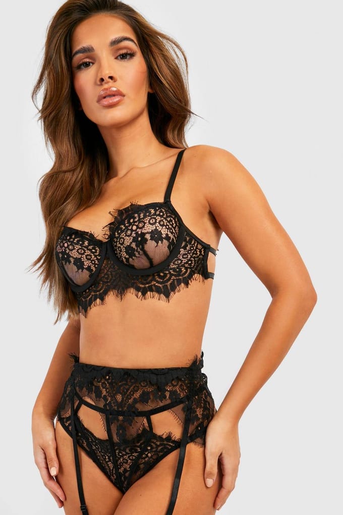 boohoo Dames Wimperkant kant bralette met bretels en string set | Zwart | Maat: Medium