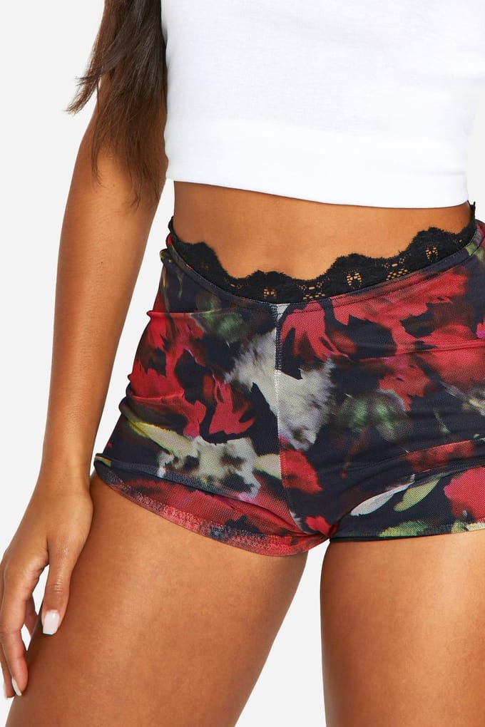 boohoo Dames Smudge Print Mesh Geruched Kantenafwerking Bootyshort | Rood | Maat: 44